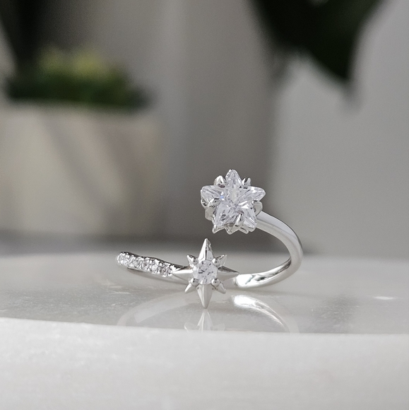 Star ring by Charmed Aroma, size 6, Celestial Ring Collection - Picture 3 of 4